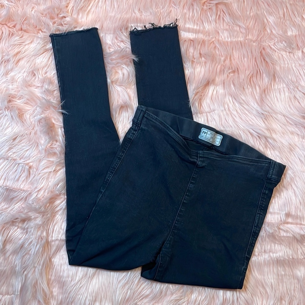 Free People Woman’s Black Skinny‎ Jegging Jeans Size 27